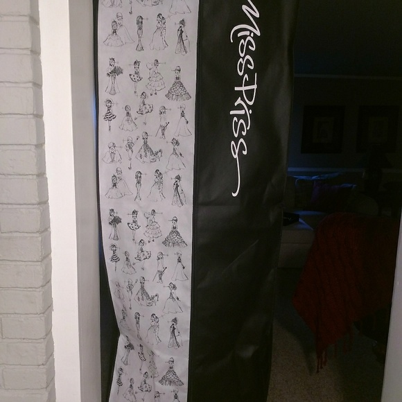 Sherri Hill Prom Dress - Picture 4 of 8